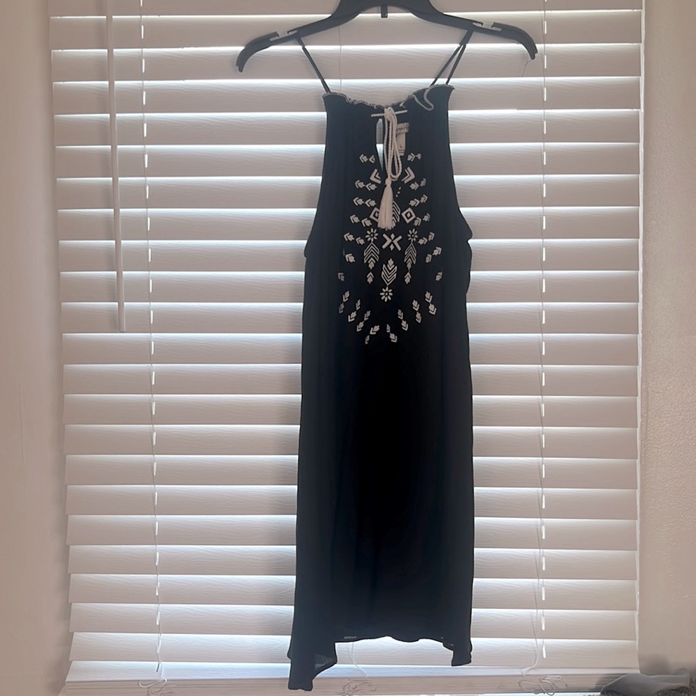 cute beachy dress!